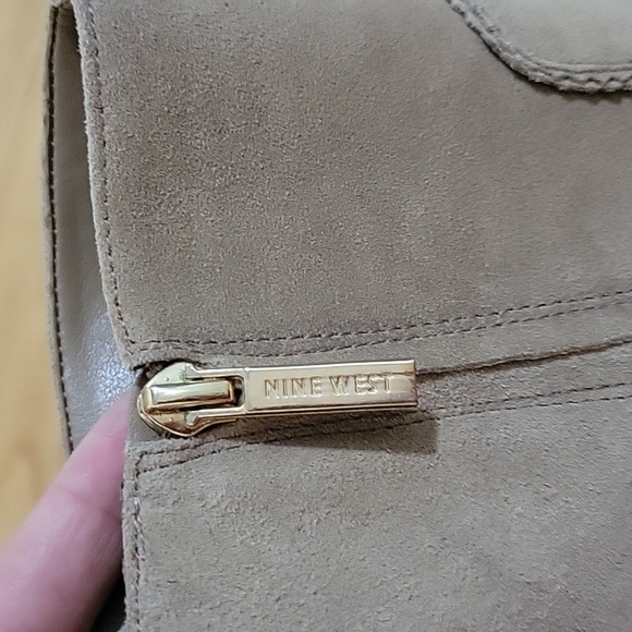 Nine West quicksand tan suede booties size 9 - Picture 5 of 10